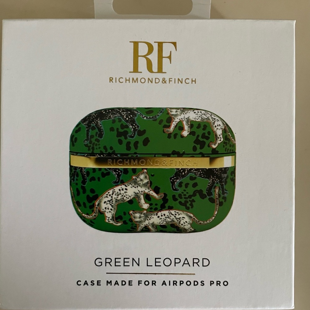 Green leopard protective case for AirPod pros